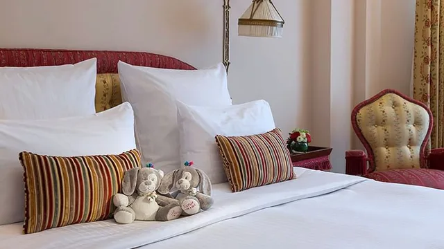 غرفة عائلية، Hotel Barsey By Warwick 2/7