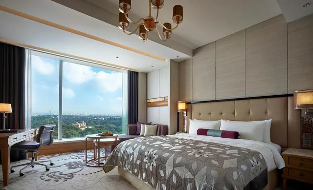 غرفة ديلوكس بسرير مزدوج، Shangri-La Hotel Bengaluru 1/3