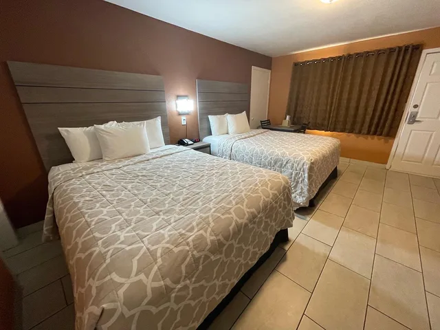غرفة بسريرين كوين، New Corral Motel 3/10