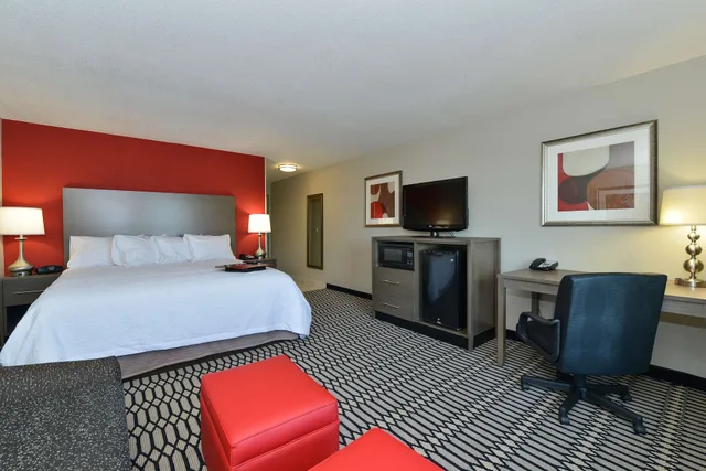 غرفة بسرير كينج لذوي الإعاقة، Hampton Inn Middletown OH 2/7