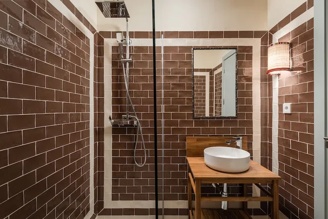 غرفة أساسية ثلاثية بسرير كوين وسرير فردي، Hotel Abril 4/4