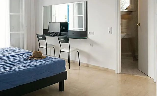 Room, Twin Beds, Courtyard View, KAMARI BEACH 5/7