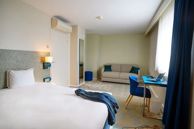 Superior, Family, Double Bed, Sofa, Ibis Styles Tours Centre 2/10