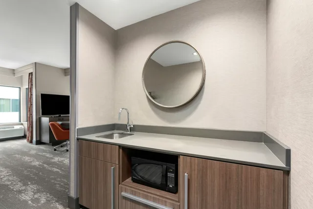 استوديو ديلوكس ركني بسرير كينج، Hampton Inn & Suites Spokane Downtown-South 5/5
