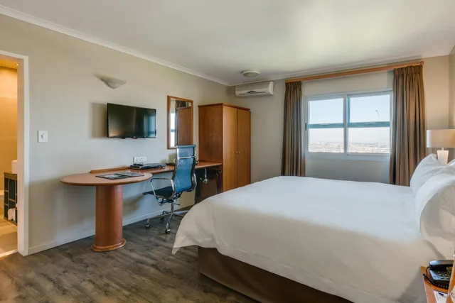 غرفة بسرير مزدوج بإطلالة على الحديقة، Protea Hotel by Marriott Cape Town Tyger Valley 1/6