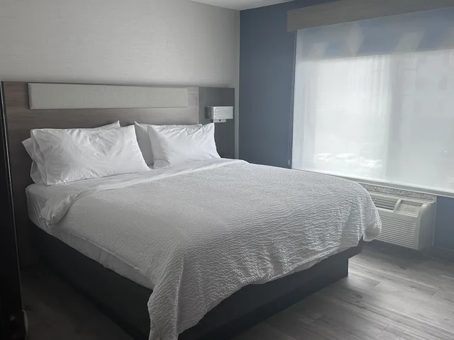 جناح بسرير فردي بغرفتي نوم، Holiday Inn Express & Suites Southfield - Detroit 1/5