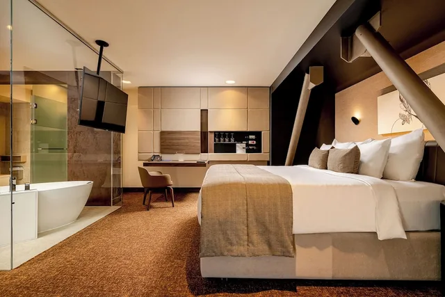 Lifestyle, King Bed، Kronwell Brasov Hotel 1/10