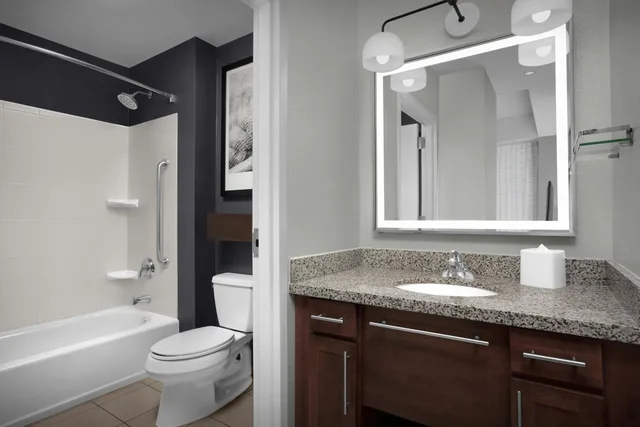 جناح بسريرين كينج بغرفتي نوم مع أريكة، RESIDENCE INN BY MARRIOTT PORTLAND DOWNTOWN WATERFRONT 5/7