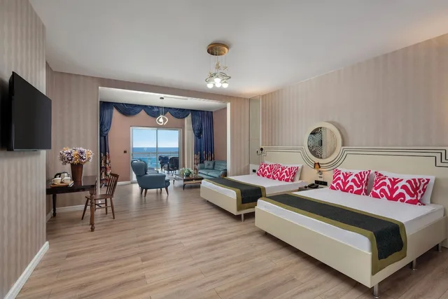 Diamond, 2 Queen Beds, Orange County Alanya 2/5