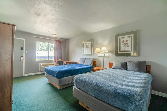 غرفة بسريرين مزدوجين، Economy Inn Livingston By OYO TX US 59 2/8