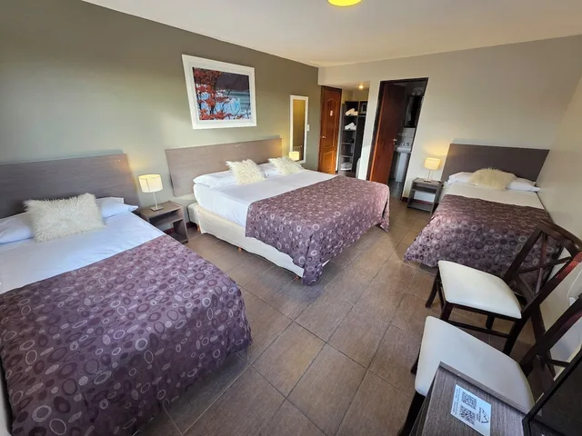غرفة قياسية رباعية بأربعة أسرّة، Hosteria Puerto San Julian 1/10