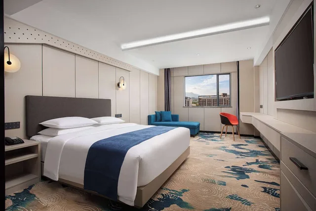 Elegant, King Bed، Microtel By Wyndham Heyuan 1/1