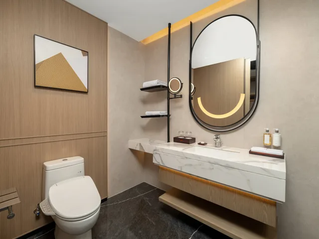 غرفة قياسية بسريرين مزدوجين بإطلالة على النهر في طابق مرتفع، Holiday Inn Kunshan East 3/3