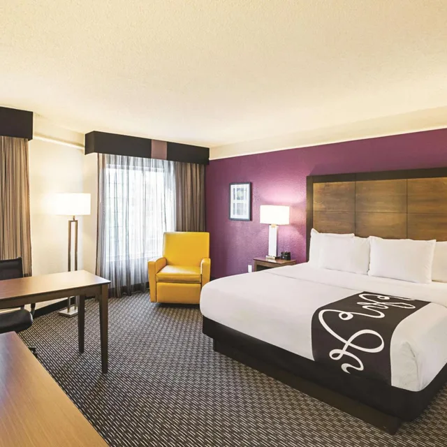 غرفة ديلوكس بسرير كينج، La Quinta Inn & Suites by Wyndham Fort Worth North 1/4