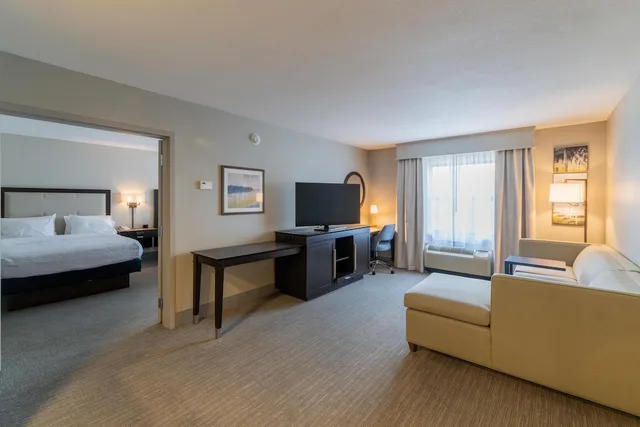 جناح بسريرين كوين، Hampton Inn Suites Florence Downtown 2/7