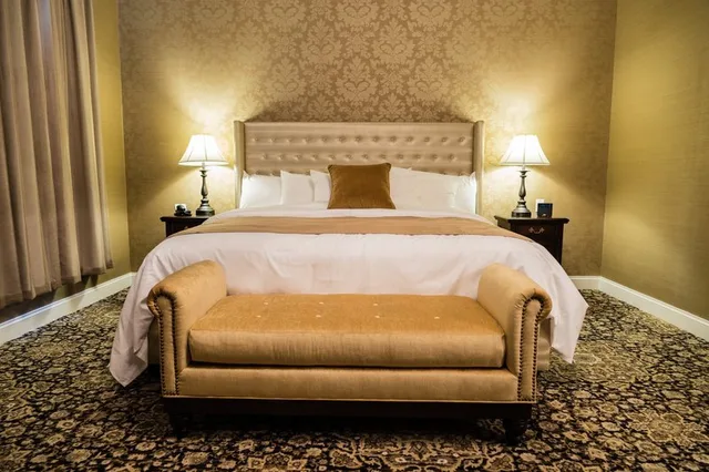 جناح بسرير كينج، The Mount Vernon Grand Hotel 1/1