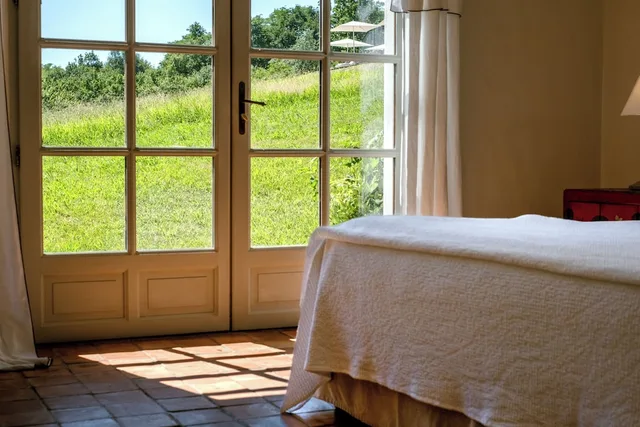 جناح سيغنتشر بسرير كينج، Hotel The Originals Auberge Ostape 2/4