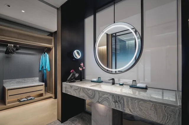 Premium, 2 Double Beds, Ferris Wheel View, Terrace, Hotel Indigo Suzhou Jinji Lake 2/2