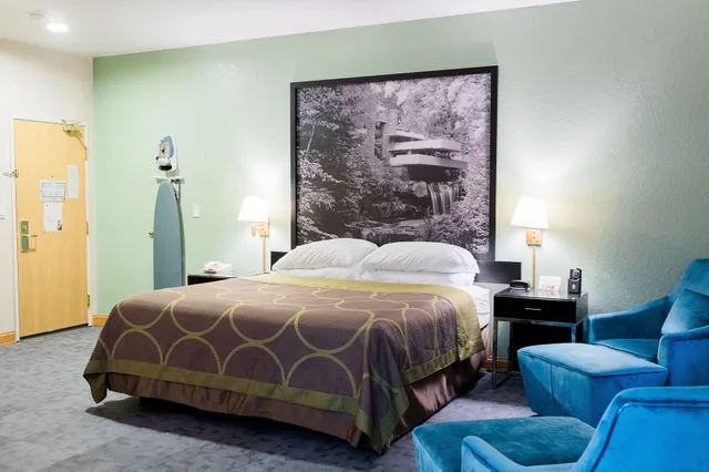 Suite, King Bed, Jetted Tub, Super 8 by Wyndham Uniontown PA 8/10