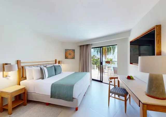 غرفة سوبيريور ديلوكس بسرير كينج، Park Royal Beach Acapulco - All Inclusive 2/8