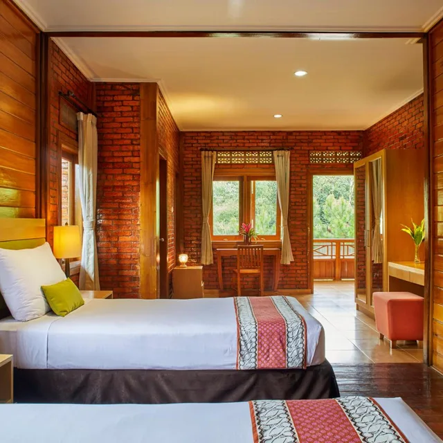 4 Bedrooms, Vip, Villa، Jambuluwuk Convention Hall And Resort Puncak 2/4