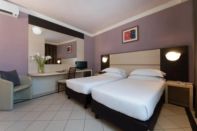 Room, Queen Bed, CDH Hotel La Spezia 5/10