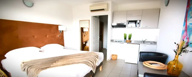 استوديو سوبيريور بسرير مزدوج بإطلالة على البحر بمطبخ صغير، Bella Vista Residence 2/4