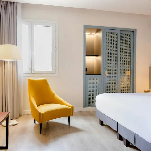 غرفة قياسية بسرير كينج، Motel One Madrid Plaza de Espana (ex. Mercure Madrid) 4/8