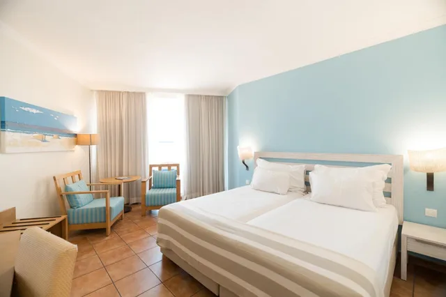 Deluxe, Double Bed, with Extra Bed, Lateral Side Sea View, Pestana Viking Beach and Golf Resort 2/10