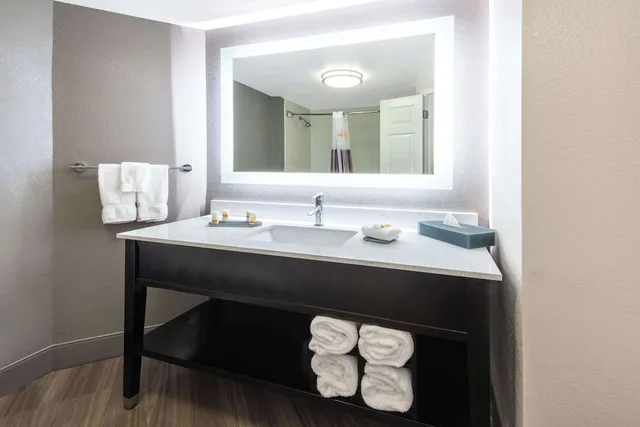 غرفة بسريرين مزدوجين، La Quinta Inn & Suites by Wyndham Tampa Brandon Regency Park 4/5