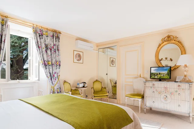 Charme, Twin Beds، Chateau de Rochecotte 2/5