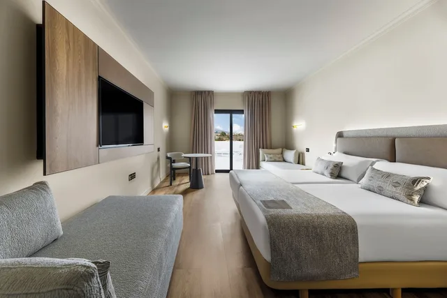 Superior, 3 Beds, Terrace, Hotel Atlantic El Tope 4/9