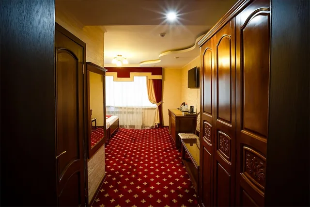 غرفة فاخرة بسريرين منفصلين، Salut Hotel Almaty 2/3
