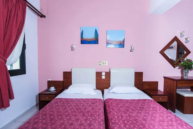 استوديو بسرير مزدوج بإطلالة على المسبح، Ariadni Palace 3/10