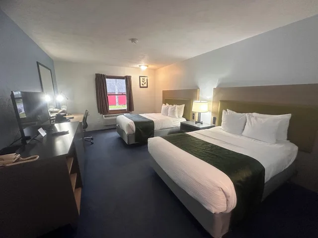 غرفة قياسية بسريرين مزدوجين، Pictured Rocks Inn & Suites 1/6
