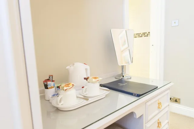 غرفة بسرير مزدوج أو سريرين منفصلين بإطلالة على الحديقة، St Brelades Bay Hotel 6/8