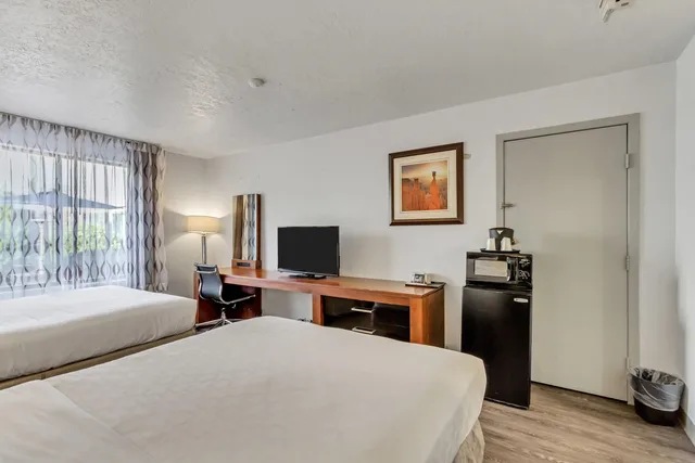 غرفة بسريرين كوين، Clarion Inn Salt Lake City Airport 10/10