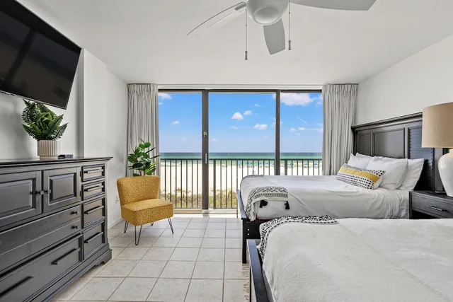 2 Bedrooms, Condo, Sunset, Suite, 4 Double Beds, Beach Front, 2 Bathrooms, Sofa، Sandpiper Beacon Beach Resort 3/7