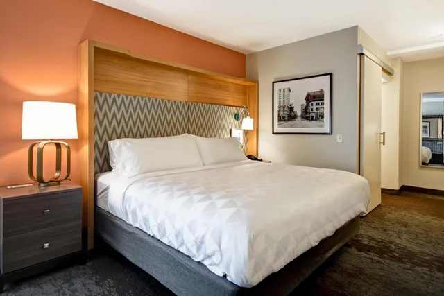 استوديو بسرير كينج لذوي الإعاقة، Holiday Inn Lancaster 2/3