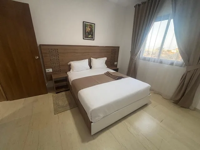 Family Suite, 1 Double and 3 Single Beds, Sea View، Al Baraka 4/10