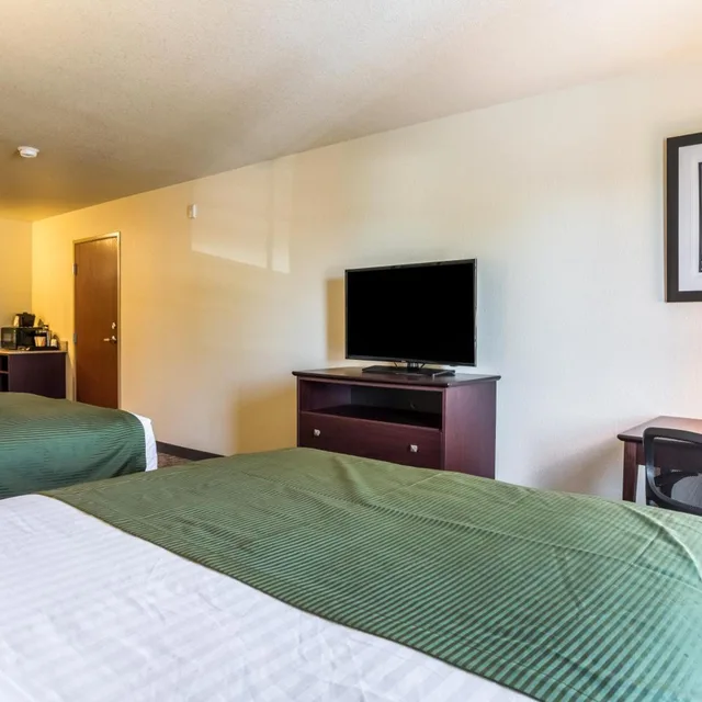 استوديو عائلي، Cobblestone Hotel and Suites Torrington 7/9