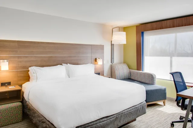 جناح بسرير مزدوج، Holiday Inn Express Suites Chickasha 2/5