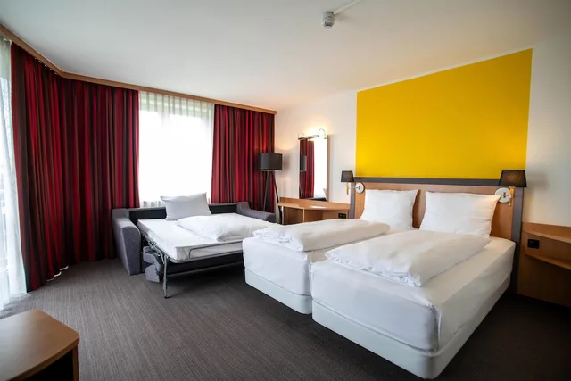 Family, Queen Bed, Sofa, Best Western Conference Airporthotel Frankfurt-Moerfelden 4/10