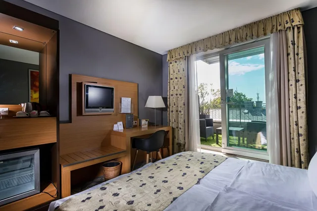غرفة بسرير كينج، Museum Hotel Budapest 3/4