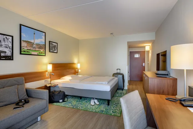 غرفة قياسية بسرير كينج وسرير كوين، Mercure Hotel Stuttgart Sindelfingen an der Messe 9/10