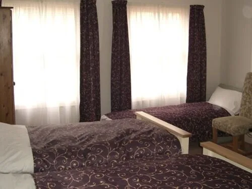 Deluxe, Twin Beds, Front View, The Buttery Guest House 3/4