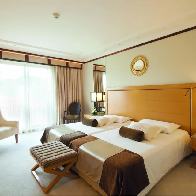 Grand Deluxe Double Room 3 pax، Grande Real Villa Italia Hotel and Spa 2/8