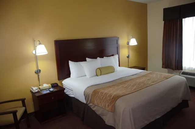 غرفة بسرير كينج، Americas Best Value Inn St. Robert 7/10