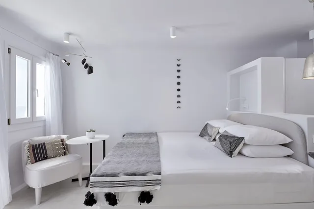 Caldera, King Bed، Cosmopolitan Suites - Adults Only 2/7