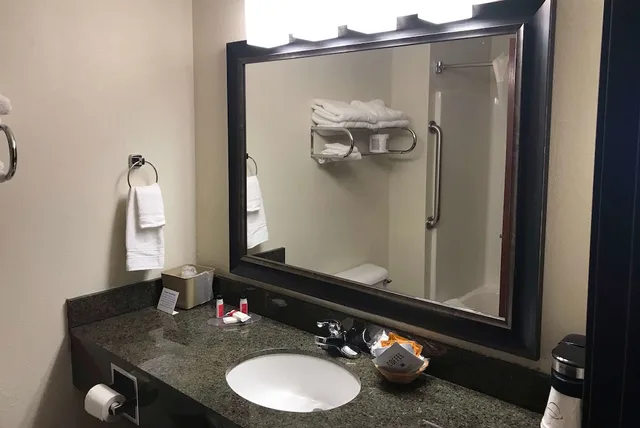 غرفة بسريرين كوين، Americinn By Wyndham Maquoketa 2/2